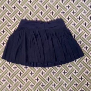 Cute black tennis skirt from Lululemon